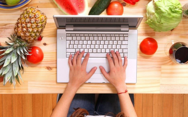 The Ultimate Guide For Starting an Online Food Business in Dubai